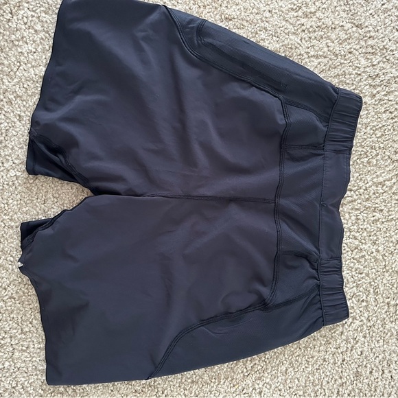 Lululemon Men Short I Size S - Picture 7 of 7